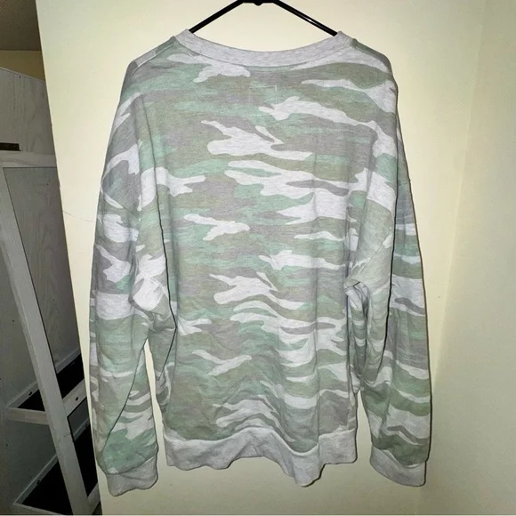 Reflex Women's Camouflage Sweatshirt - Green and Gray - Picture 6 of 8